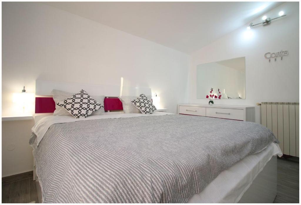 Mikelin Apartment Primošten Екстериор снимка