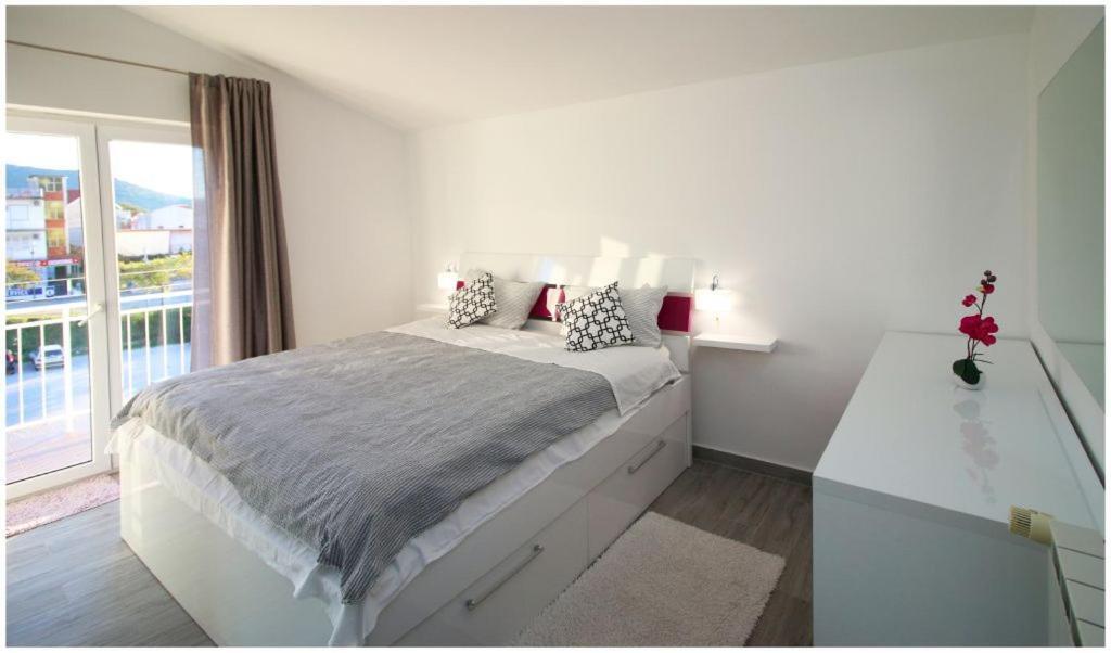 Mikelin Apartment Primošten Екстериор снимка
