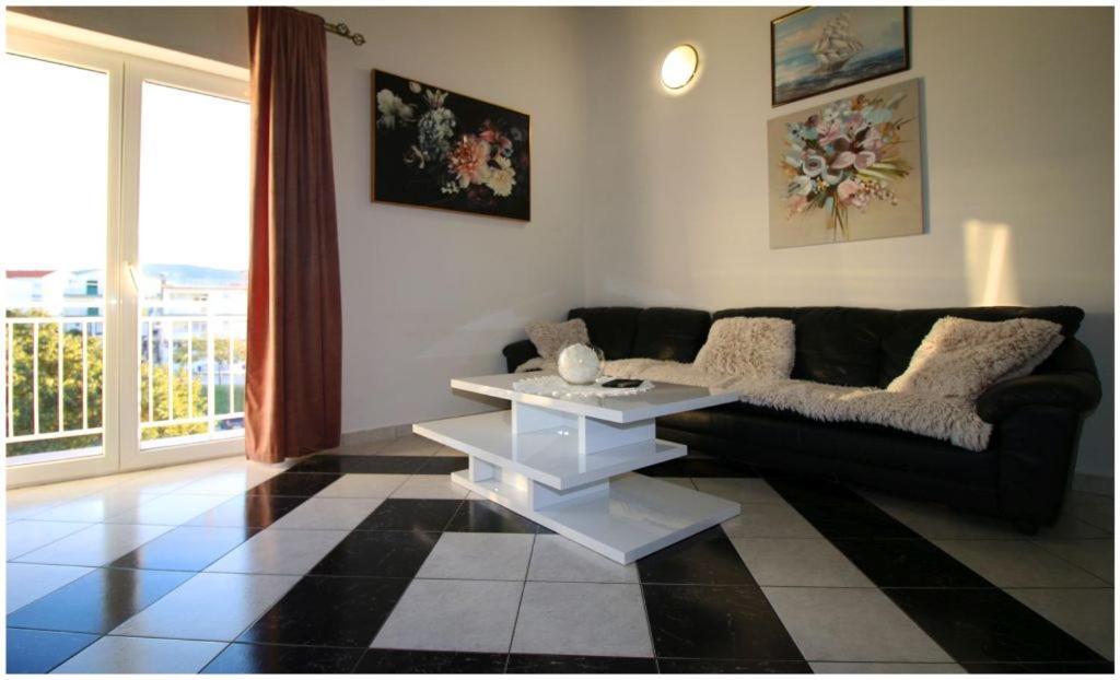 Mikelin Apartment Primošten Екстериор снимка