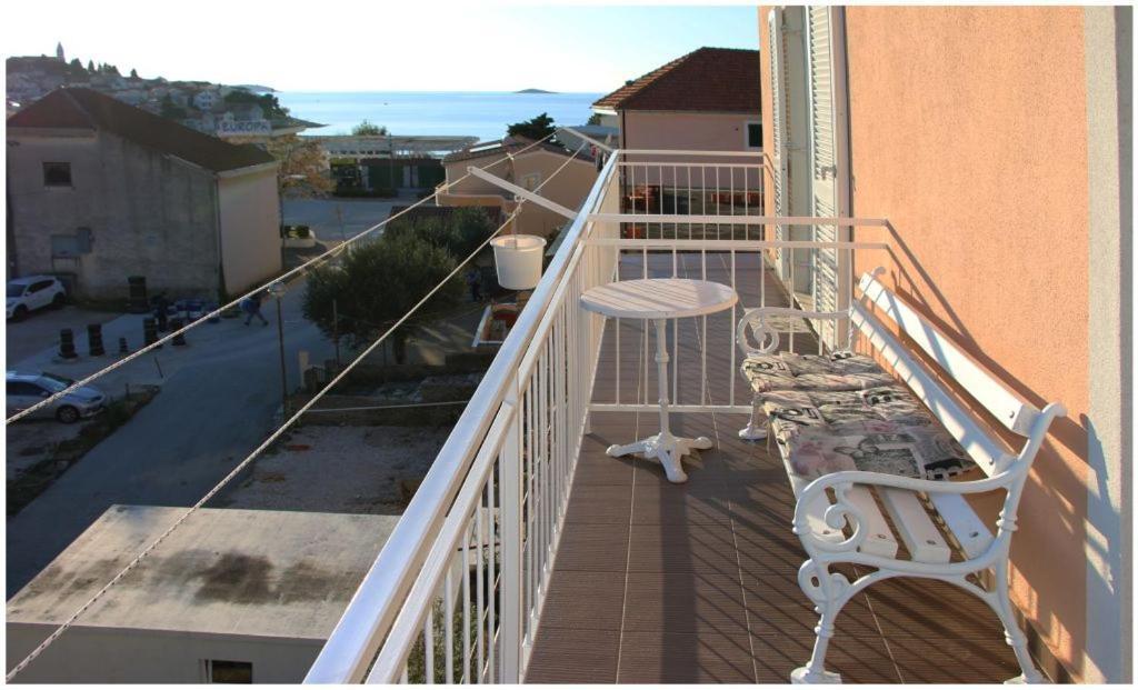 Mikelin Apartment Primošten Екстериор снимка